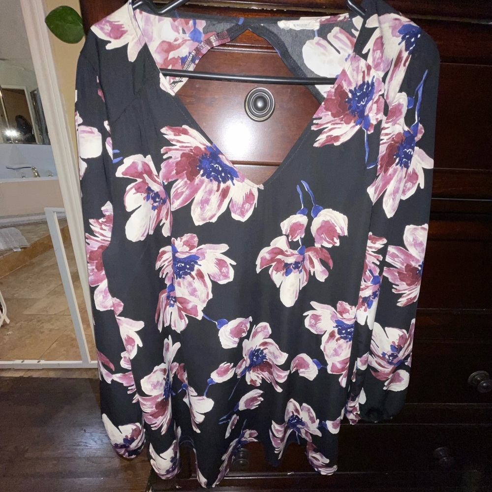 Women Black Floral Tunic - Boutique